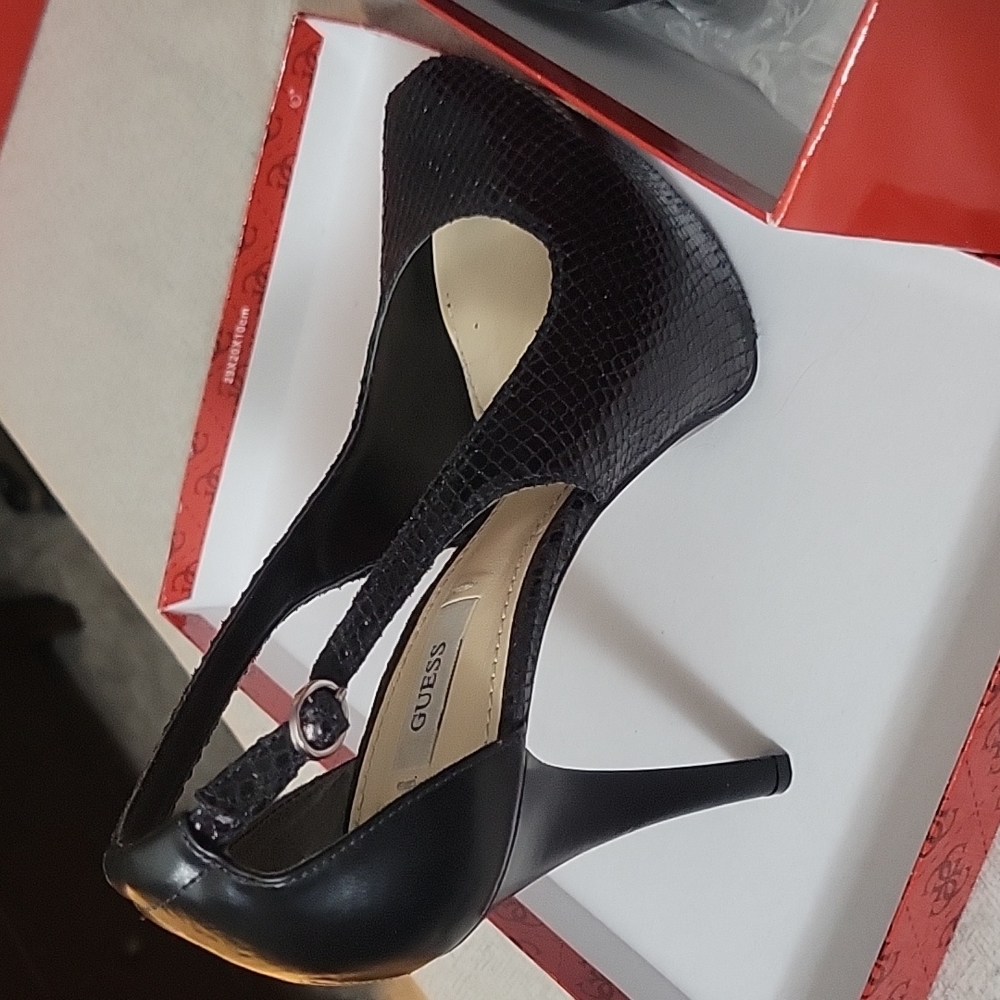 Guess jacoba black heels 8m